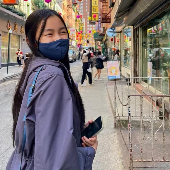 Uniqlo Hooded Light Rain Jacket - Picture 6 of 6